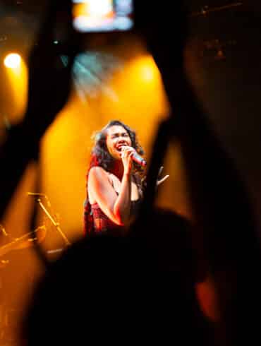 Amber Mark Interview - Tour Diaries