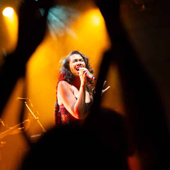 Amber Mark Interview - Tour Diaries